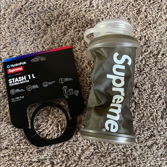 Supreme Hydrapak Stash 1.0L Bottle Supreme®⁄HydraPak Stash™ 1.0L
